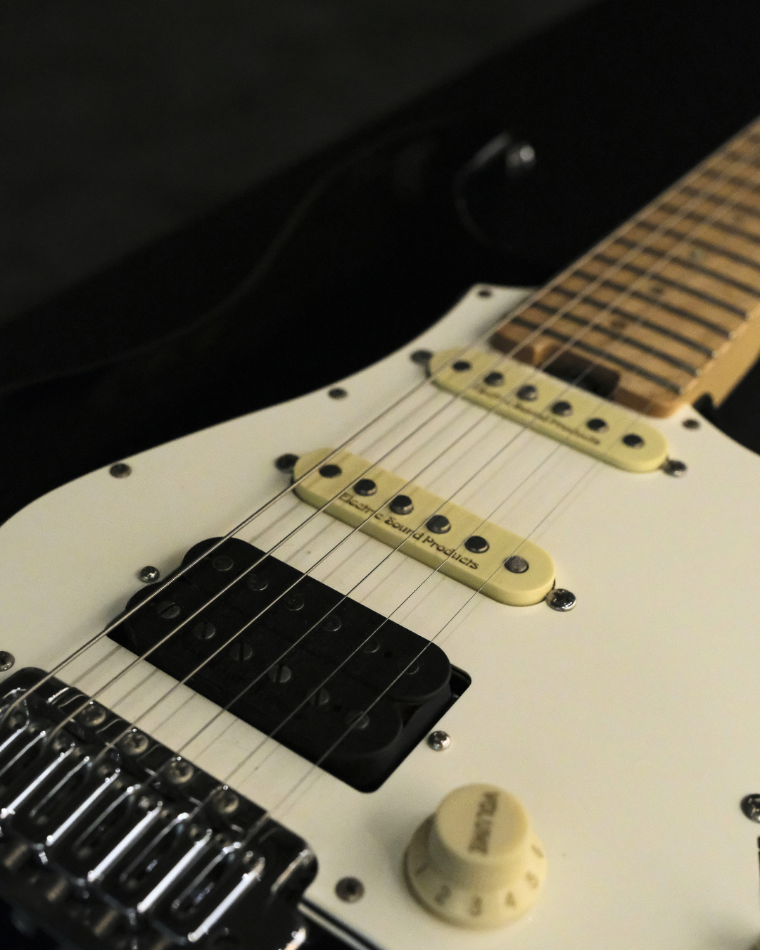 ESP SNAPPER-AL/M Black